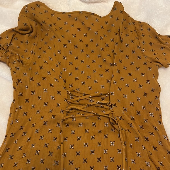 Button up mustard yellow dress - Picture 3 of 4